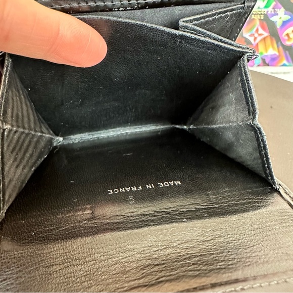 Chanel black patent leather bifold wallet - Picture 10 of 16